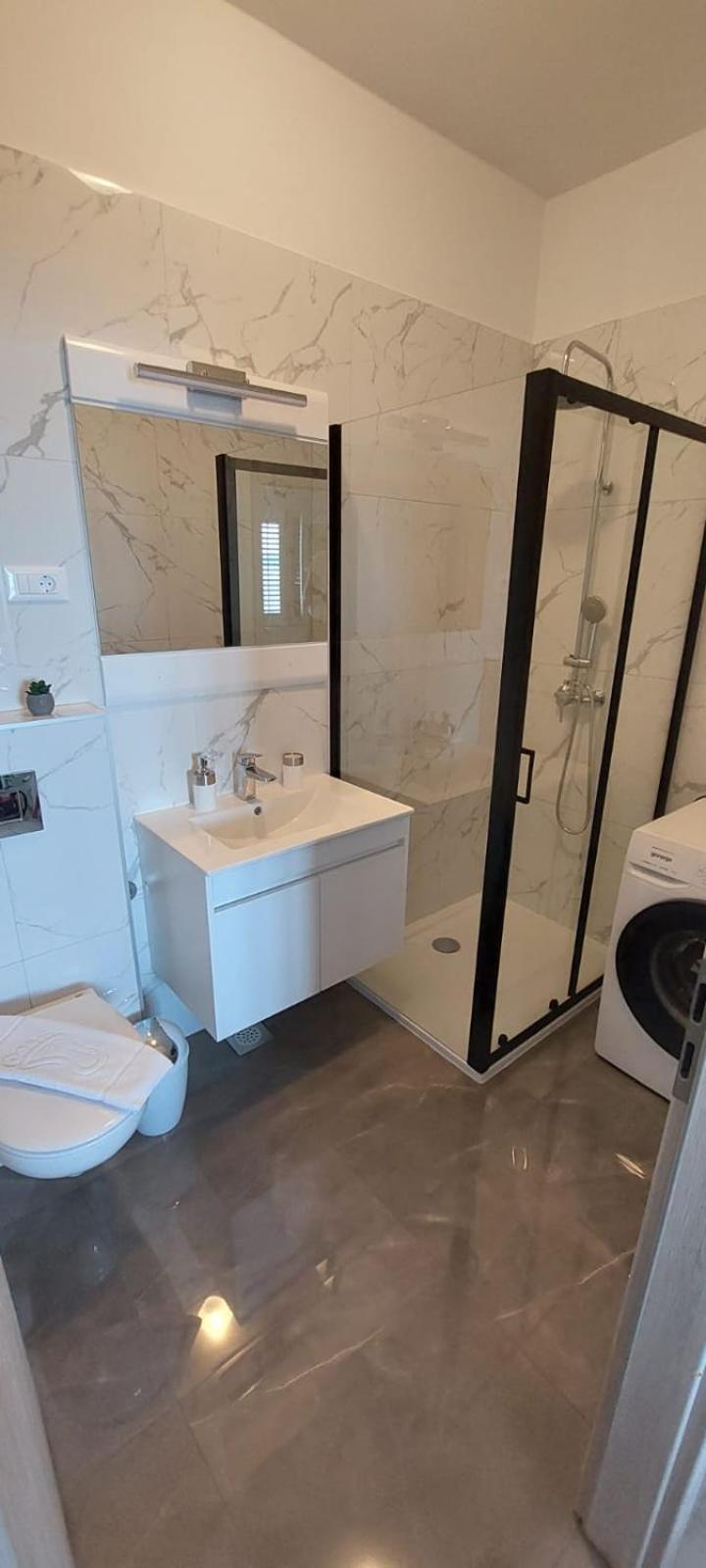 Apartment Toncica Omiš Eksteriør bilde