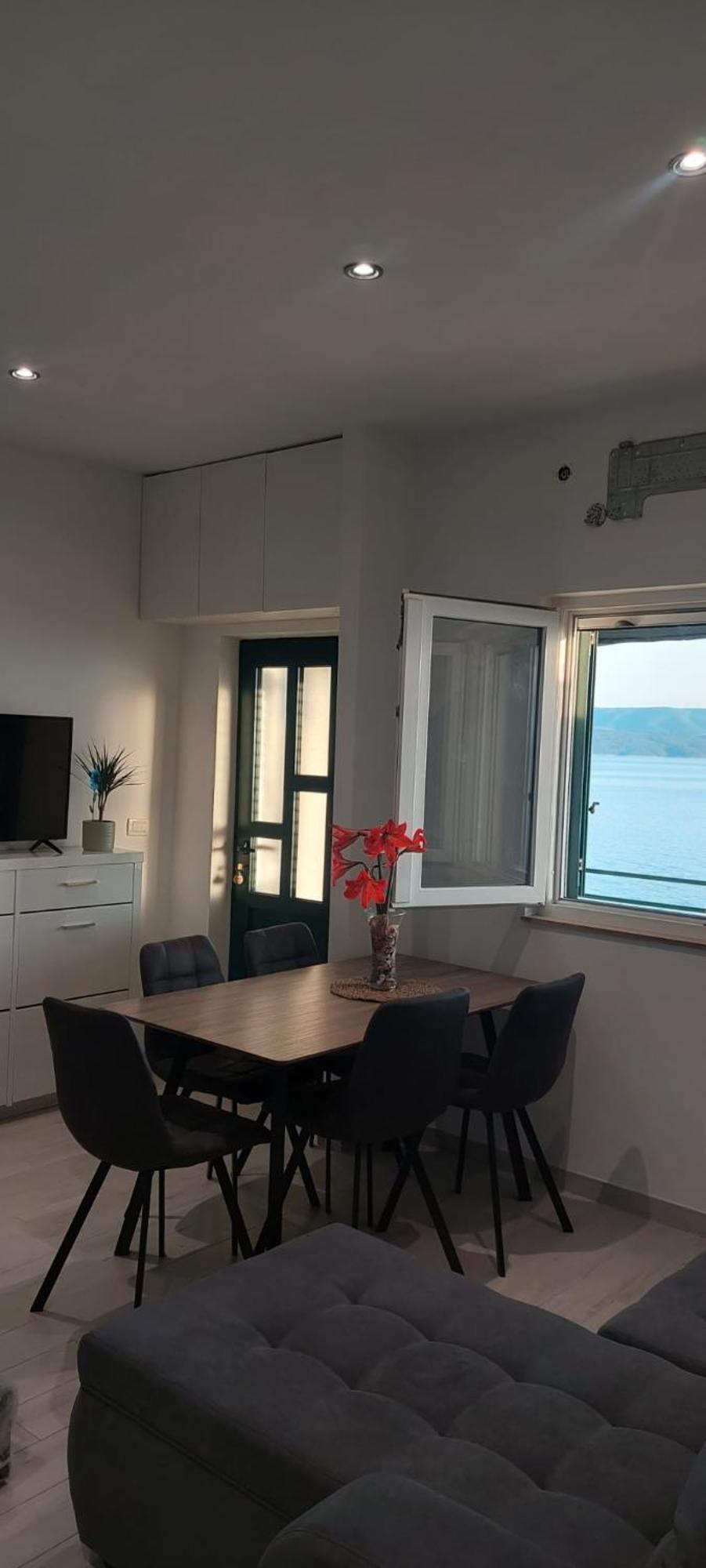 Apartment Toncica Omiš Eksteriør bilde