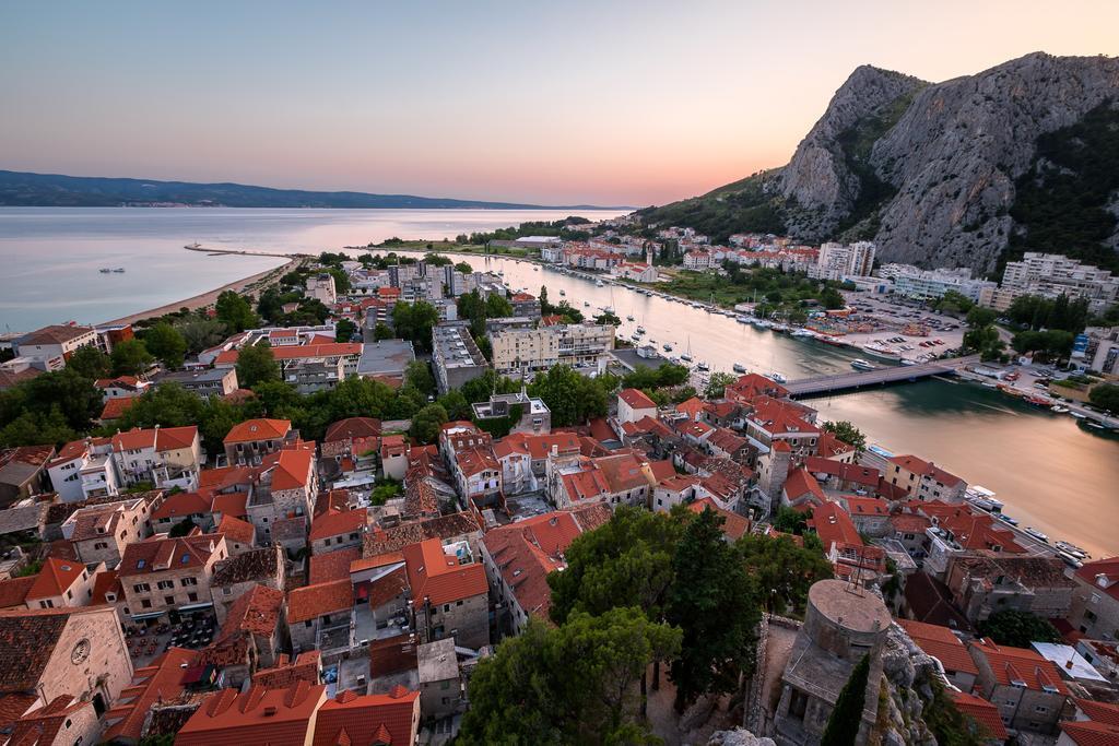 Apartment Toncica Omiš Eksteriør bilde